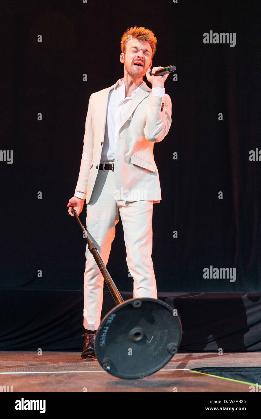 July 6 2019 Milwaukee Wisconsin Us Musician Finneas