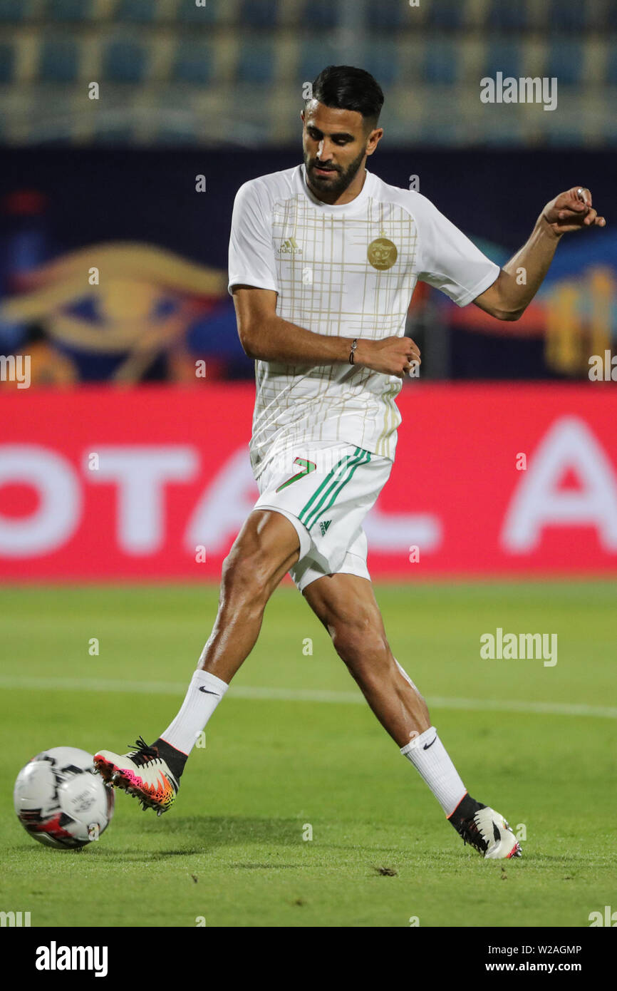 Cairo, Egypt. 07th July, 2019. Algeria's Riyad Mahrez warms up prior to the 2019 Africa Cup of Nations round of 16 soccer match between Algeria and Guinea at the 30 June Stadium. Credit: Gehad Hamdy/dpa/Alamy Live News Stock Photo