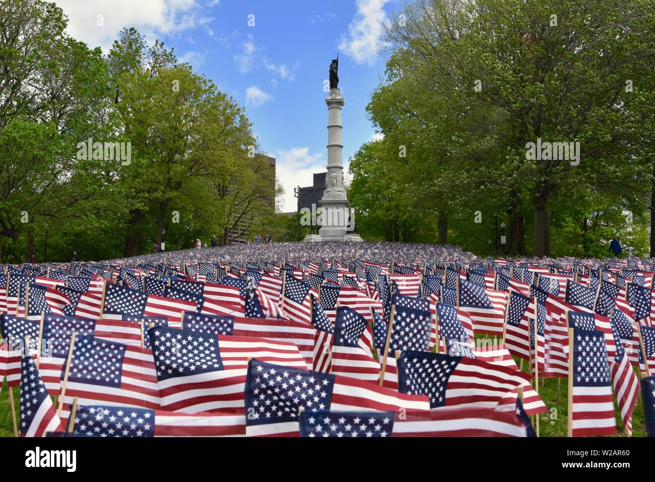 Thousands of flags memorializing fallen soldiers on Memorial Day, 2019 ...