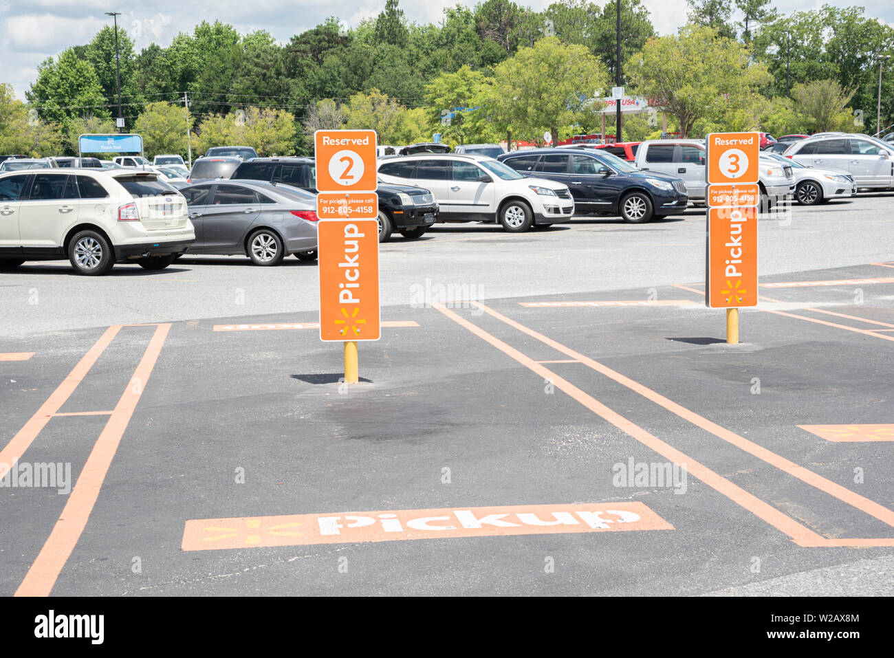 Jun 19, 2010 - Worcester, Massachusetts, U.S. - Walmart has installed wind  turbines in the parking lot area of their new store. (Credit Image: Â©  Nicolaus Czarnecki/NIcolaus Czarnecki/Zuma Press Stock Photo - Alamy