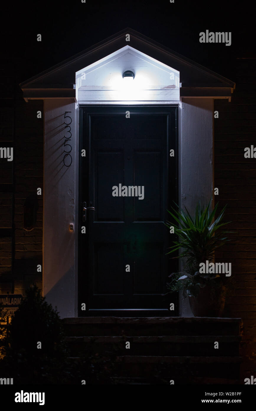 Porch light night door hires stock photography and images Alamy
