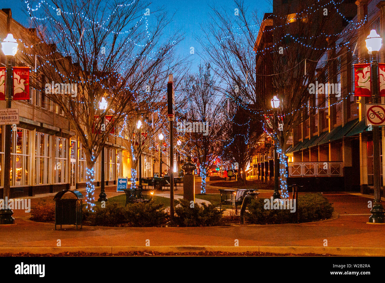 Christmas Lights Downtown Kalamazoo 2021 Best Christmas Lights 2021 Michigan Christmas Town