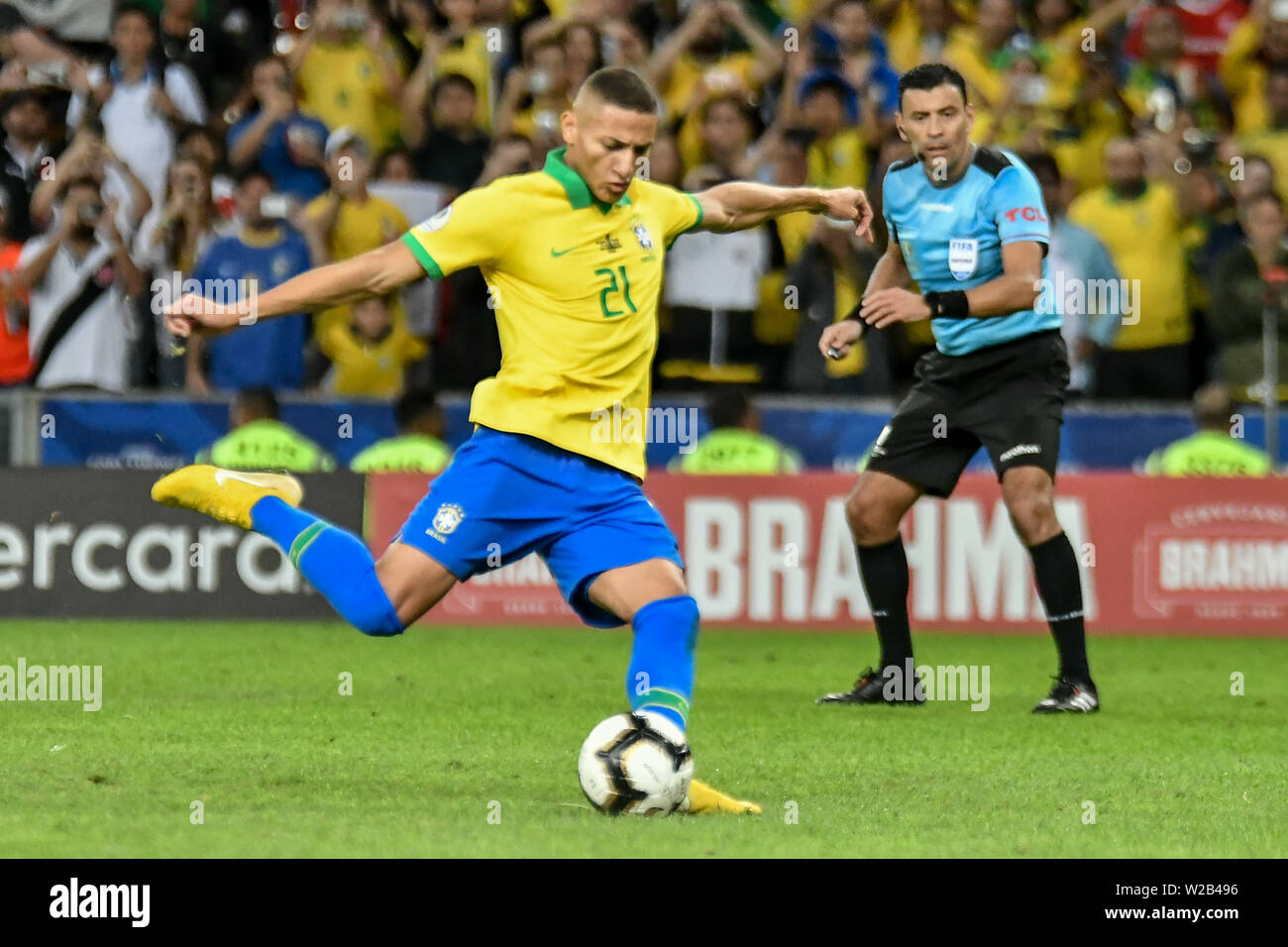 Rio De Janeiro Brazil 07th July 2019 Richarlison Scores A Penalty Goal During A Match Between