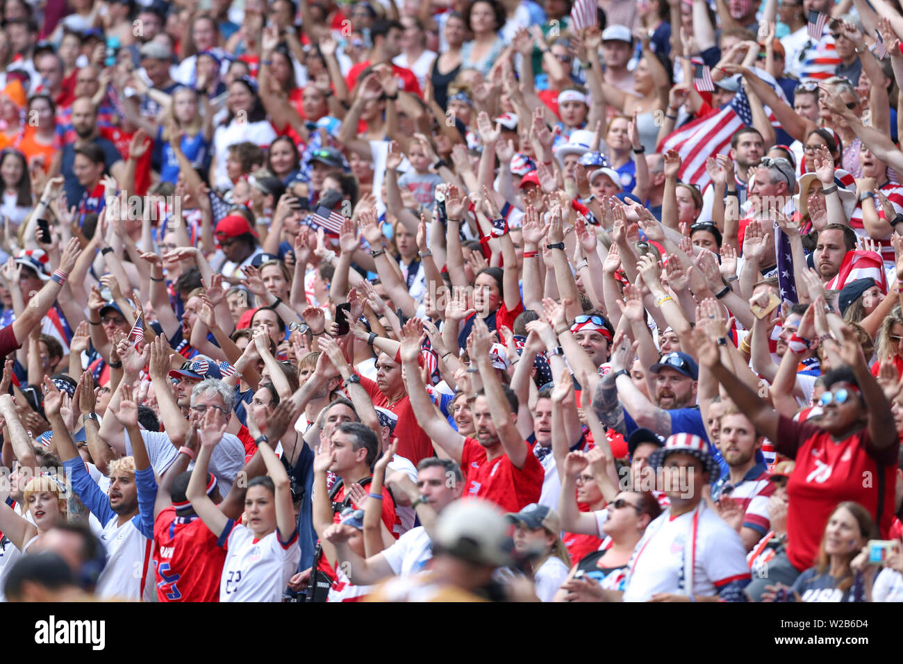 Lyon, France. 07th July, 2019. Fans the United States during match against the Netherlands game valid for the Final of the Women 's Soccer World Cup in Lyon in France this Sunday, 07. Credit: Brazil Photo Press/Alamy Live News Stock Photo