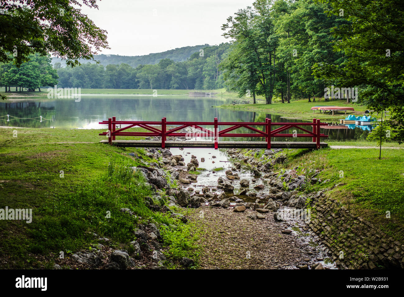 Ohio State Parks. View of lake in the Appalachian foothills at Scioto Trail State Park near Chillicothe, Ohio. Stock Photo