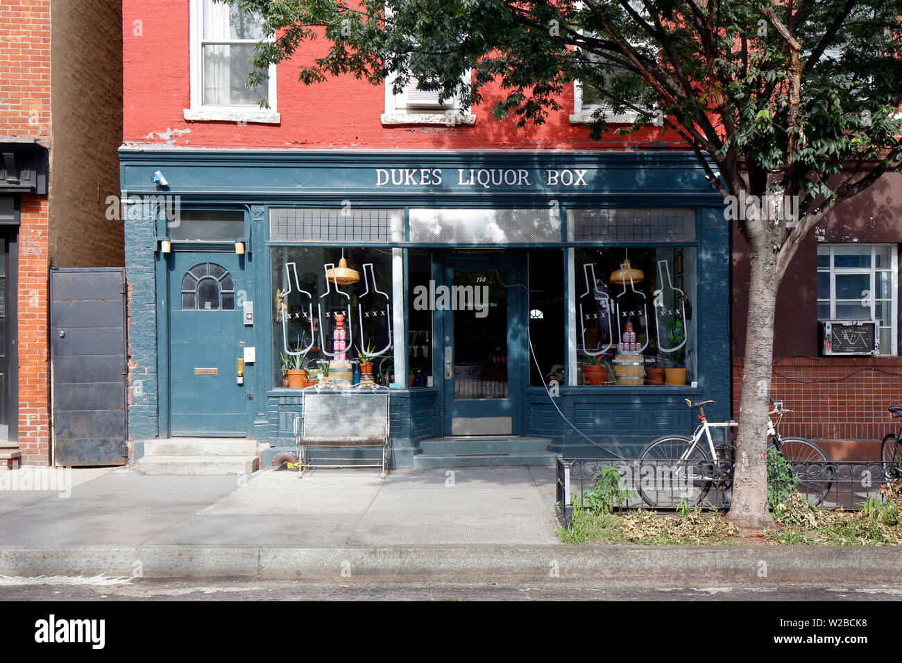 Duke's Liquor Box, 114 Franklin Street, Brooklyn, New York. NYC