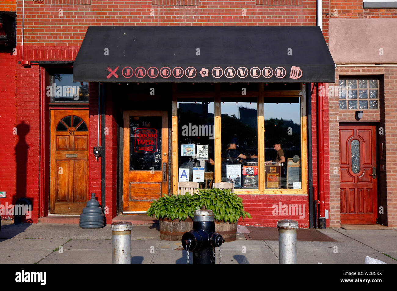 Jalopy Tavern, 317 Columbia Street, Brooklyn, NY. exterior storefront of a bar in carroll gardens. Stock Photo