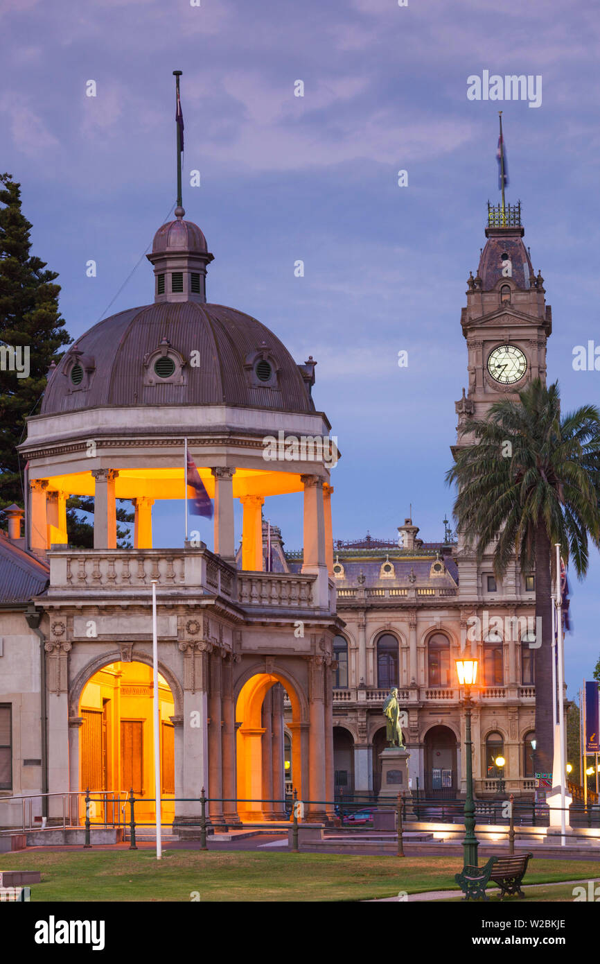 Australia, Victoria, VIC, Bendigo, Town Hall, dusk Stock Photo