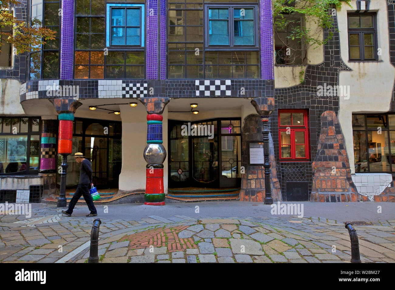 Exterior Kunst Haus Wien Hundertwasser Museum, Vienna, Austria, Central Europe Stock Photo