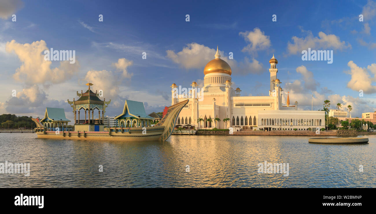 Kingdom of Brunei, Bandar Seri Begawan, Omar Ali Saifuddien Mosque Stock Photo