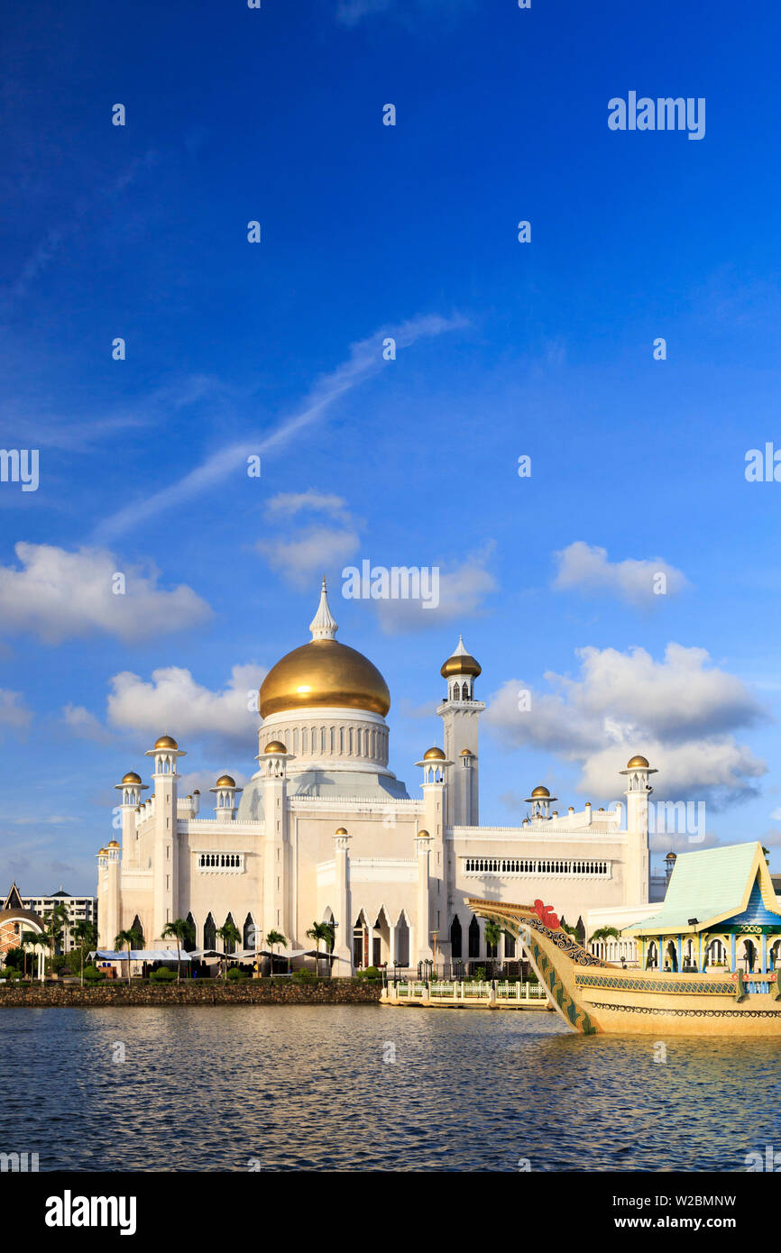 Kingdom of Brunei, Bandar Seri Begawan, Omar Ali Saifuddien Mosque Stock Photo