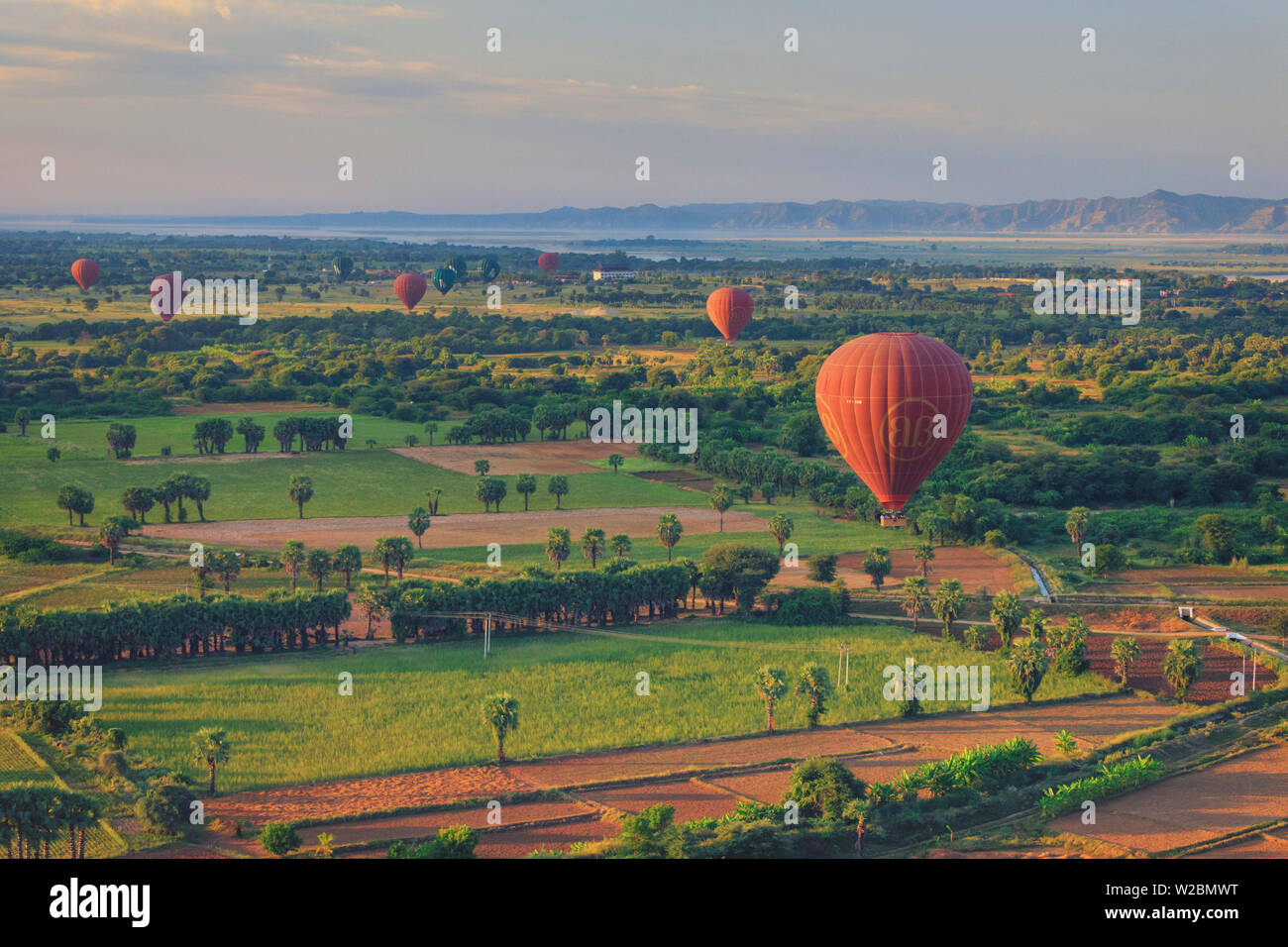 Myanmar (Burma), Temples of Bagan (Unesco world Heritage Site), Baloon flying over Temple site Stock Photo
