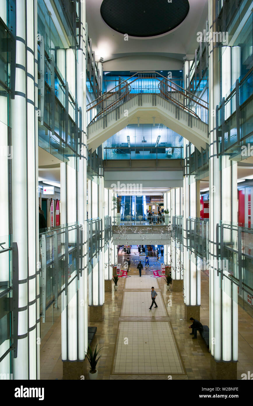 Eaton centre shopping centre hires stock photography and images Alamy