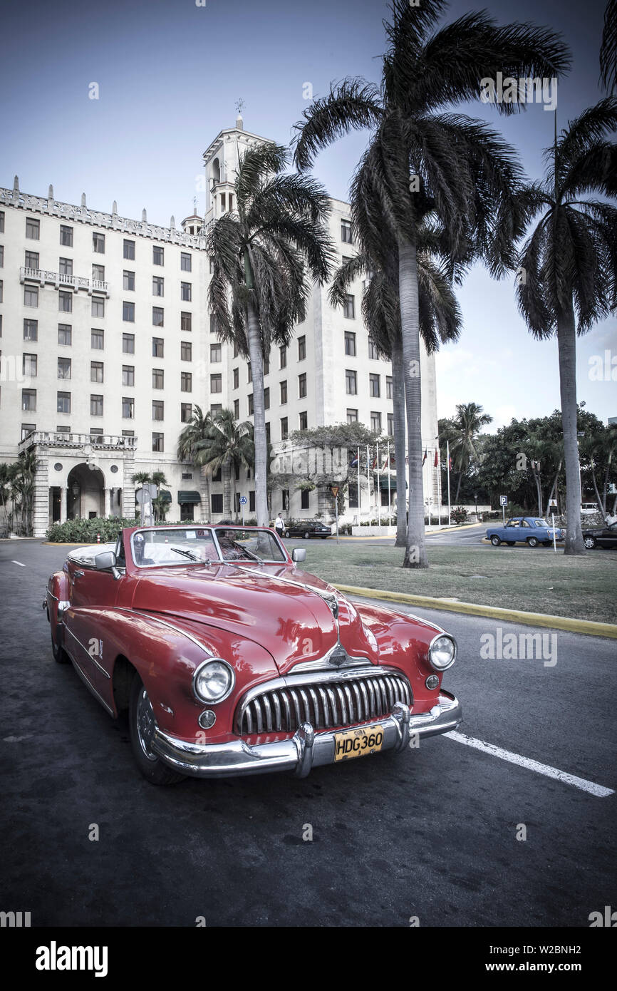 50s Buick convertible, Hotel Nacional, Vedado, Havana, Cuba Stock Photo