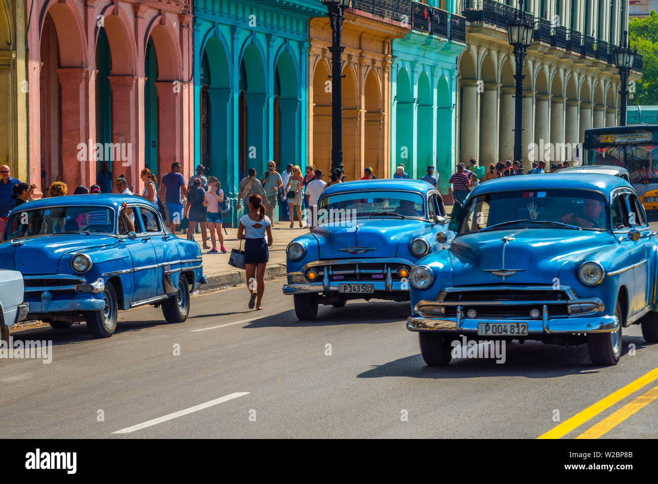 Cuba, La Habana Vieja (Old Havana), Paseo de Marti, classic 1950's American Cars Stock Photo