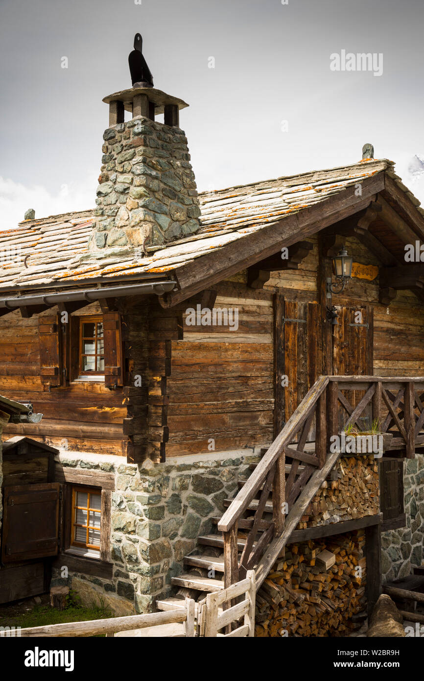 Wooden chalet/hut, Eggen, Zermatt, Valais, Switzerland Stock Photo