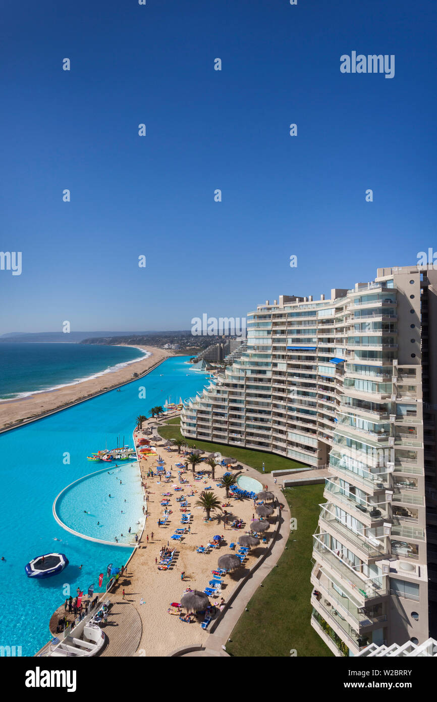 Chile, Algarrobo, San Alfonso del Mar, World's largest man-made pool,  elevated view Stock Photo - Alamy, image size:866x1390