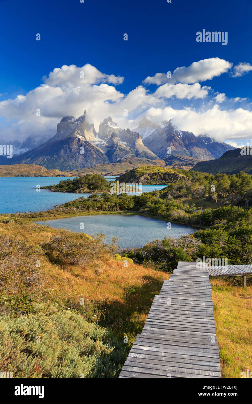 Chile, Patagonia, Torres del Paine National Park (UNESCO Site), Cuernos del Paine peaks and Lake Pehoe Stock Photo