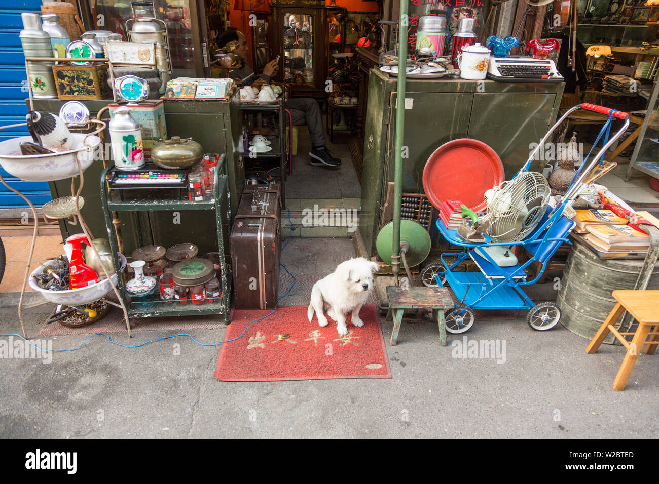 Dongtai Road Antiques Market, Shanghai, China Stock Photo Alamy