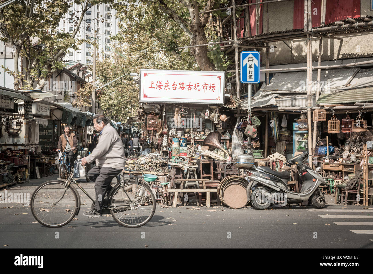 Dongtai Road Antiques Market, Shanghai, China Stock Photo