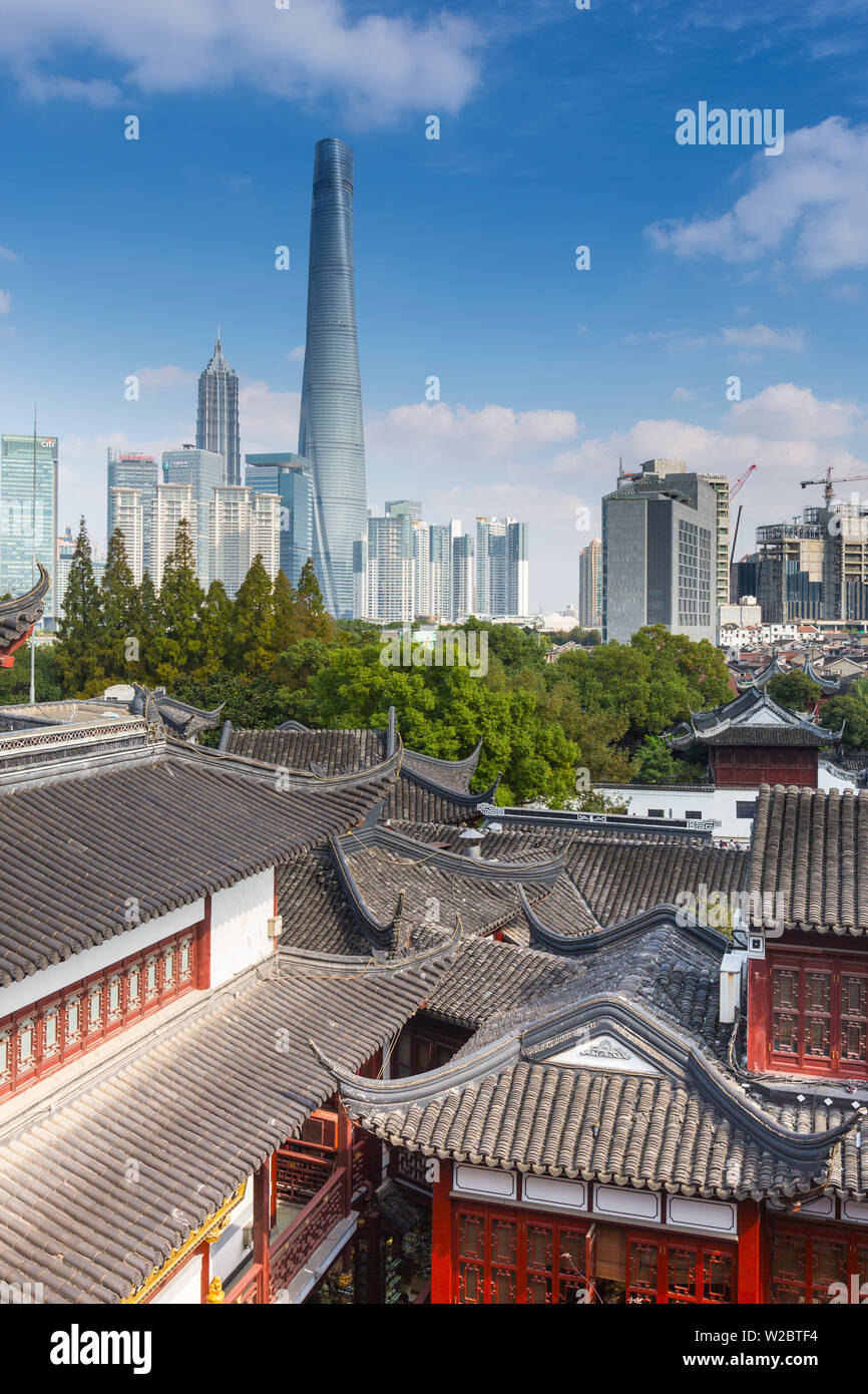 YuYuan Gardens and Bazaar with the Shanghai Tower behind, Old Town, Shanghai, China Stock Photo