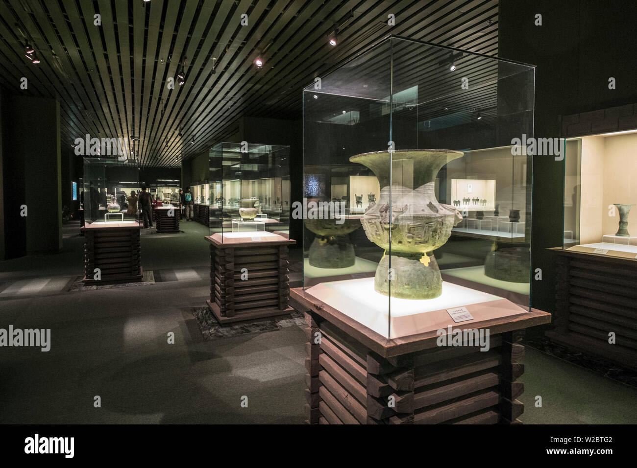 Bronze vessel displays, Shanghai Museum, People's Square, Shanghai, China Stock Photo