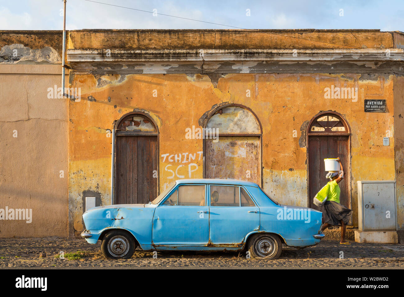 Old car and street scene, Mindelo, Sao Vicente, Cape Verde Stock Photo