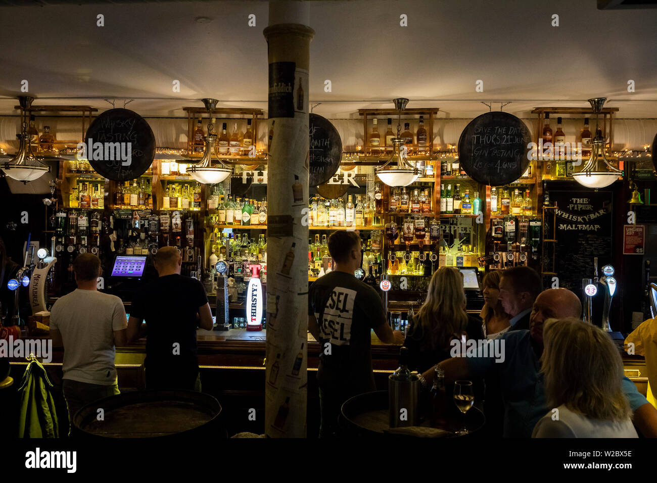 Scotland pub drink hires stock photography and images Alamy