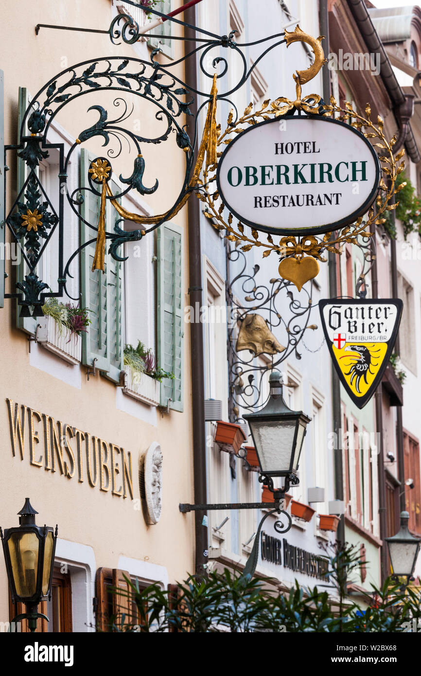 Germany, Baden-Wurttemburg, Black Forest, Freiburg-im-Breisgau, Altstadt, Old Town, Munsterplatz square, buildings Stock Photo