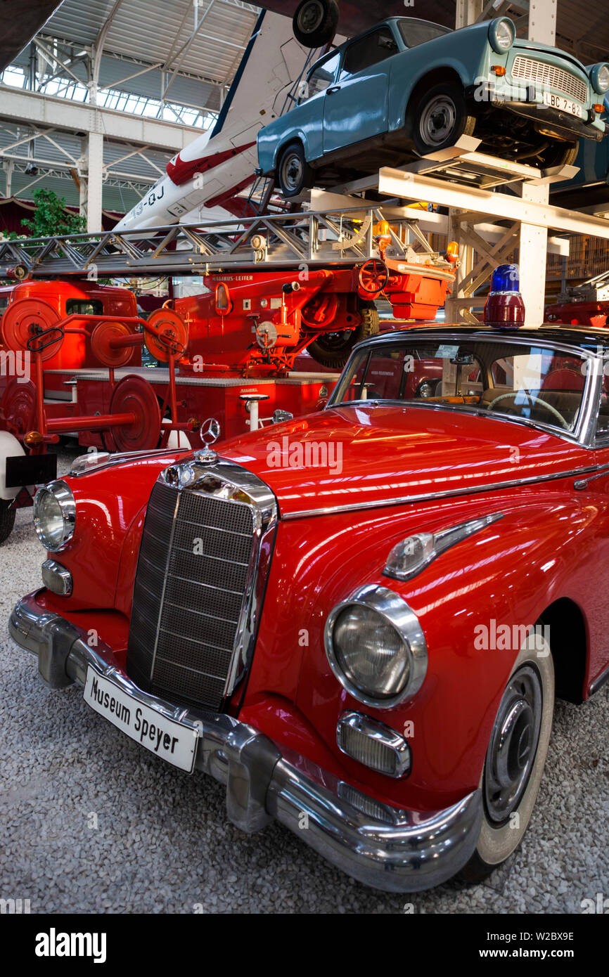 1950s technology hi-res stock photography and images - Alamy