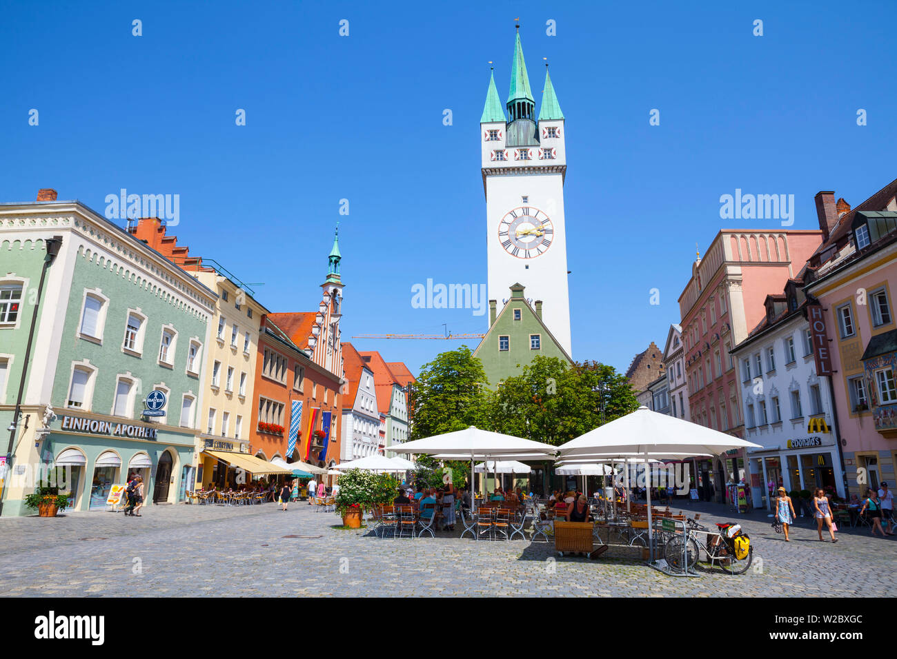 Town tower on Theresienplatz square, Straubing, Lower Bavaria, Bavaria, Germany Stock Photo