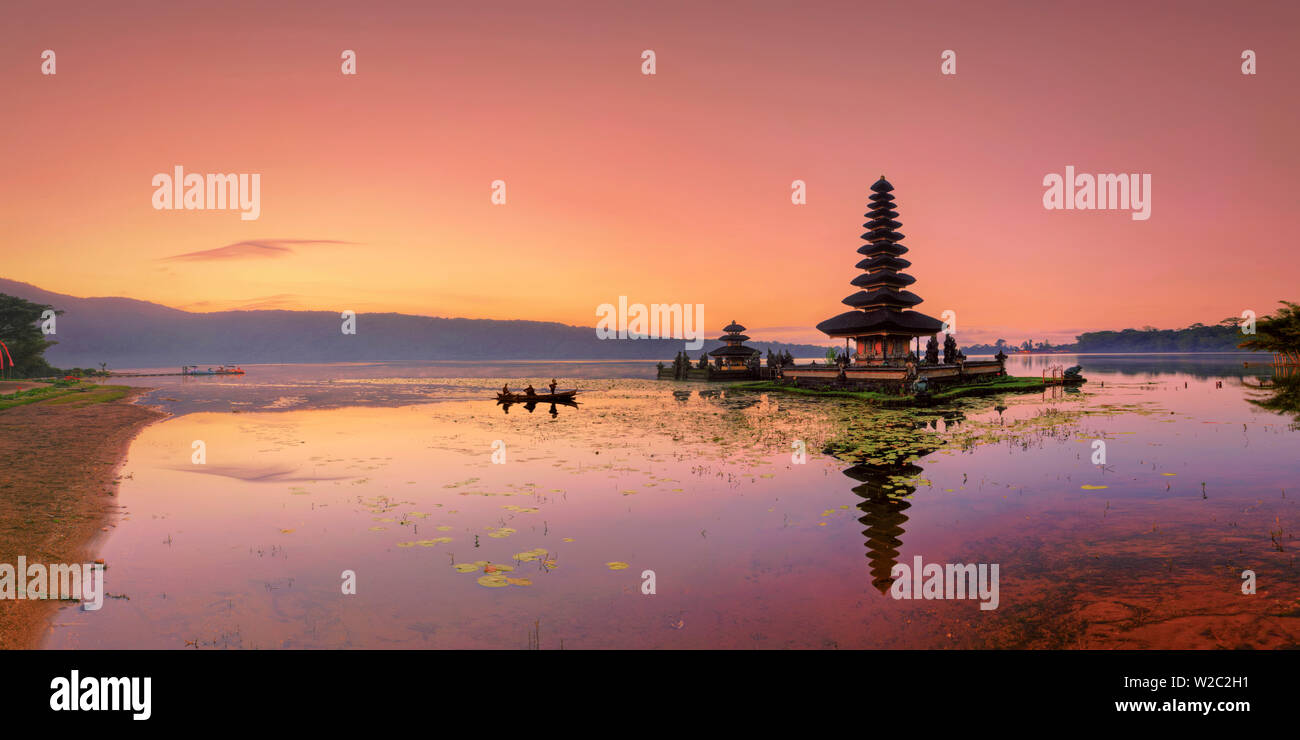 Indonesia, Bali, Bedugul, Pura Ulun Danau Bratan Temple on Lake Bratan Stock Photo