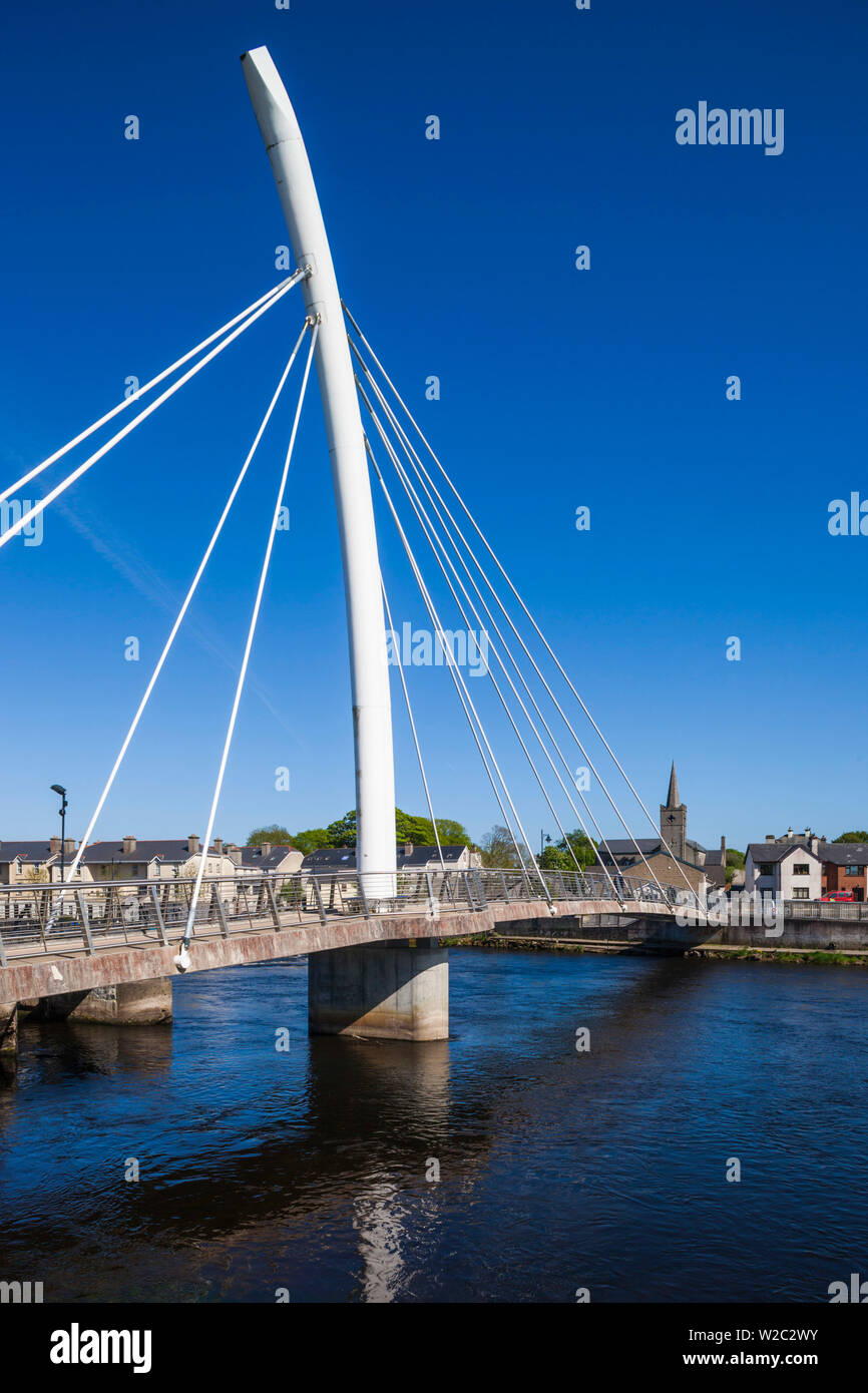 Ireland, County Mayo, Ballina, the new river bridge Stock Photo