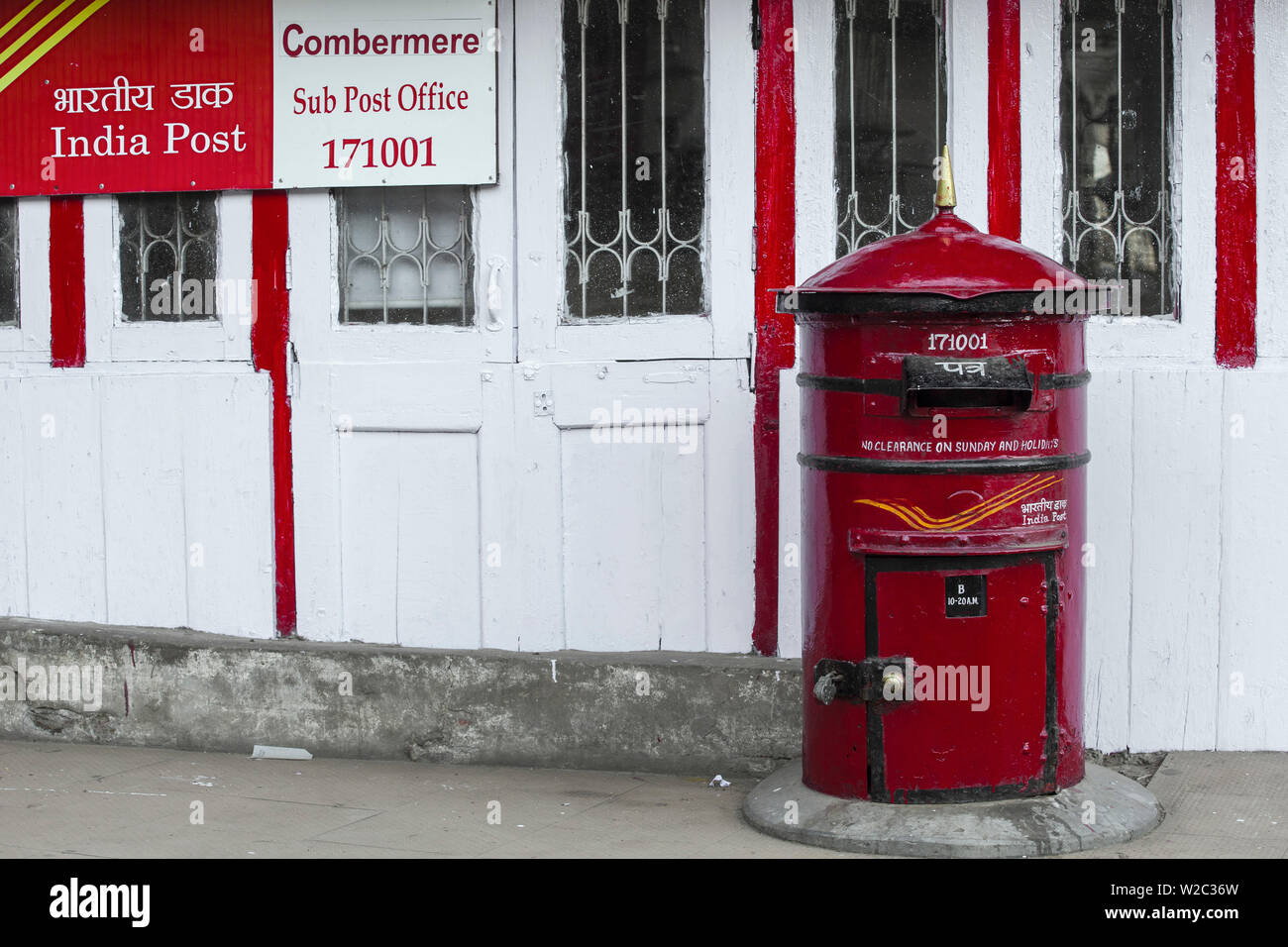 India, Himachal Pradesh, Shimla, The Mall, Combermere post office Stock Photo