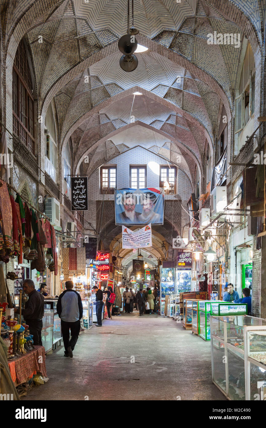 Iran, Central Iran, Esfahan, Bazar-e Bozorg market, interior Stock Photo