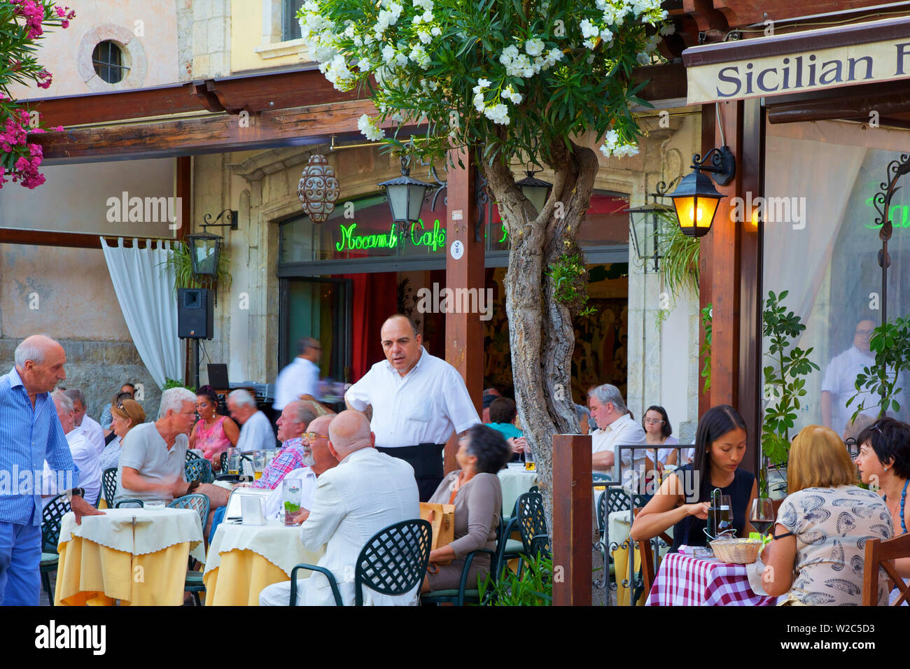Restaurant, Taormina, Sicily, Italy Stock Photo - Alamy