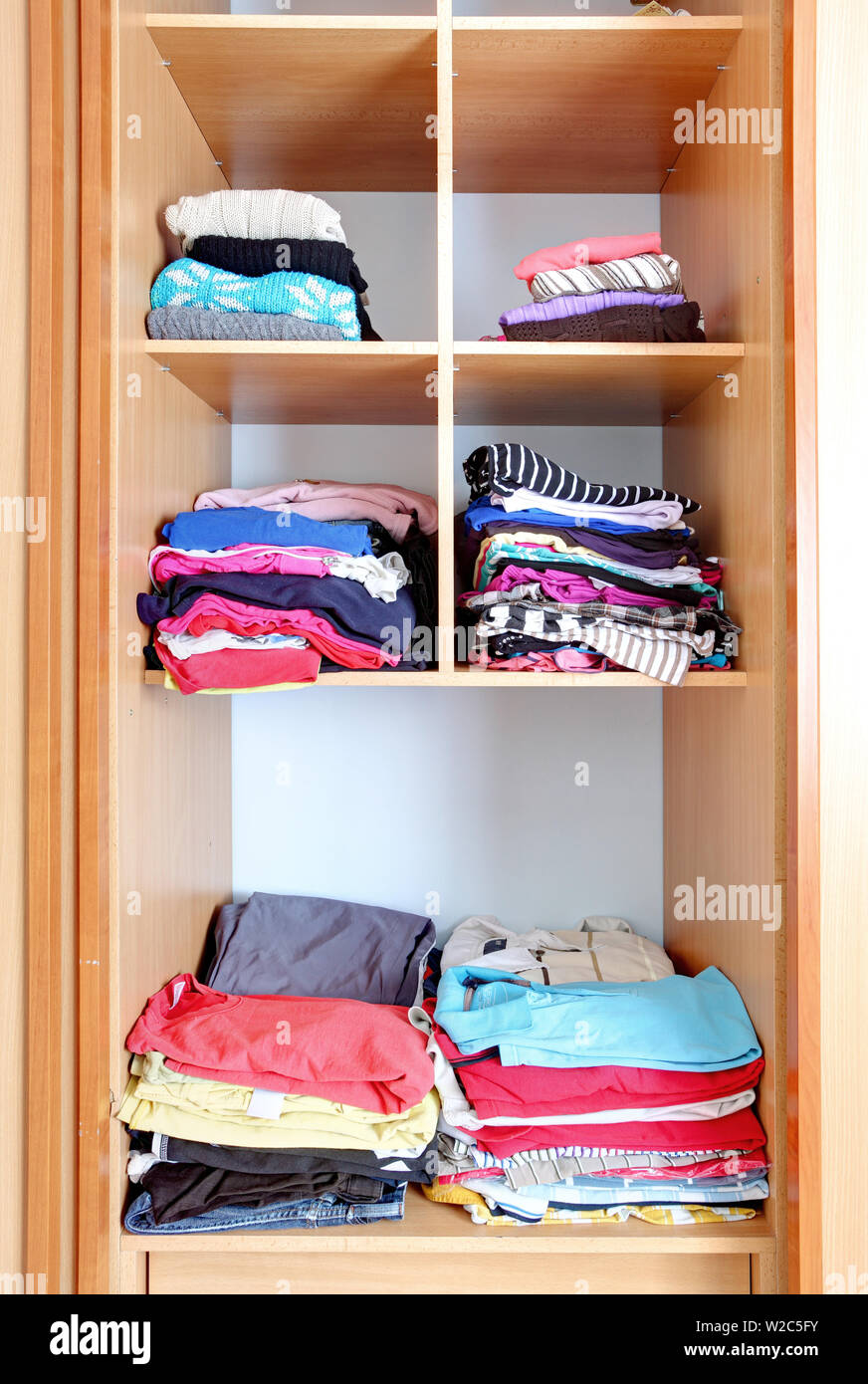 Closet organizing clothes hires stock photography and images Alamy