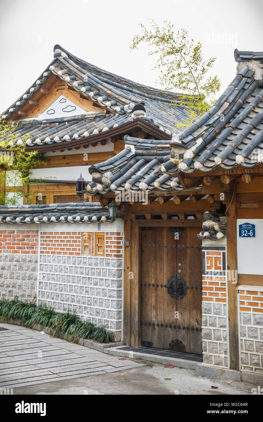 Traditional Korean houses in the Bukchon Hanok Village, Seoul, South Korea Stock Photo
