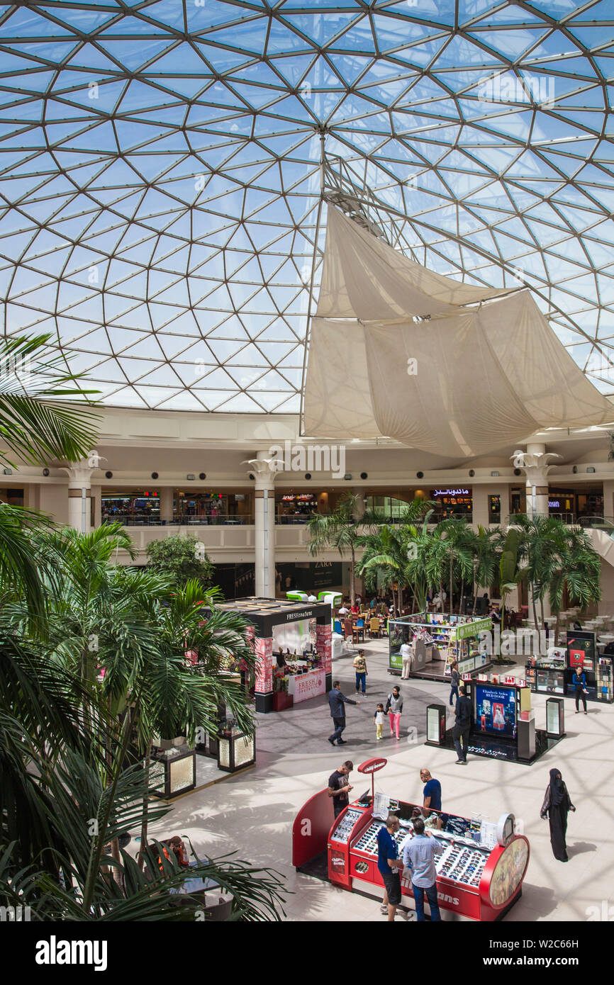 Marina mall kuwait hi-res stock photography and images - Alamy