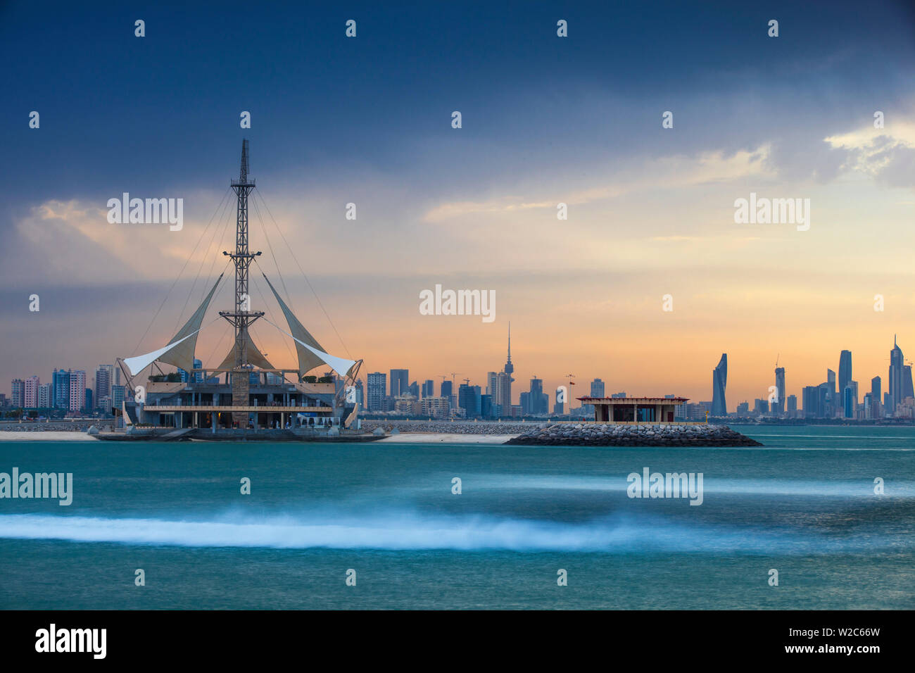 Kuwait, Kuwait City, Salmiya, Marina Waves Leisure complex a three