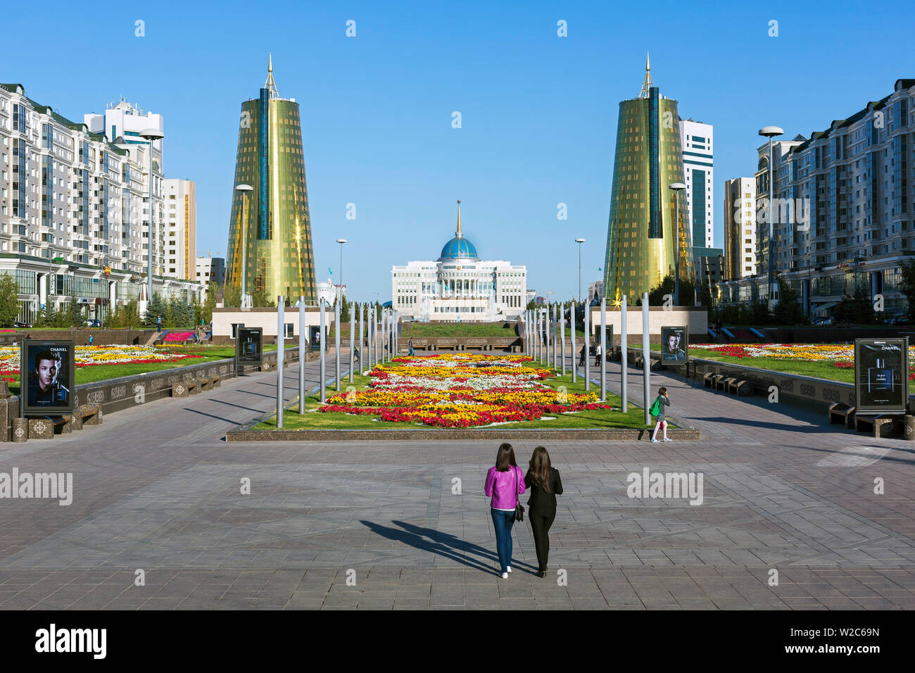 Central Asia, Kazakhstan, Astana, Presidential Palace and the twin golden conical business centres Stock Photo