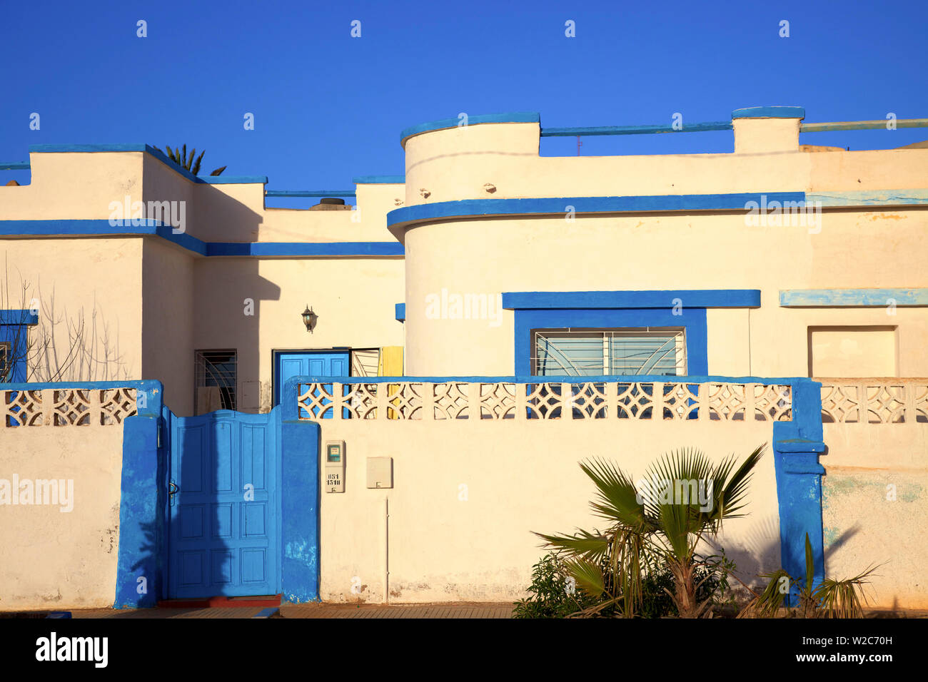Art deco design architecture hi-res stock photography and images - Alamy