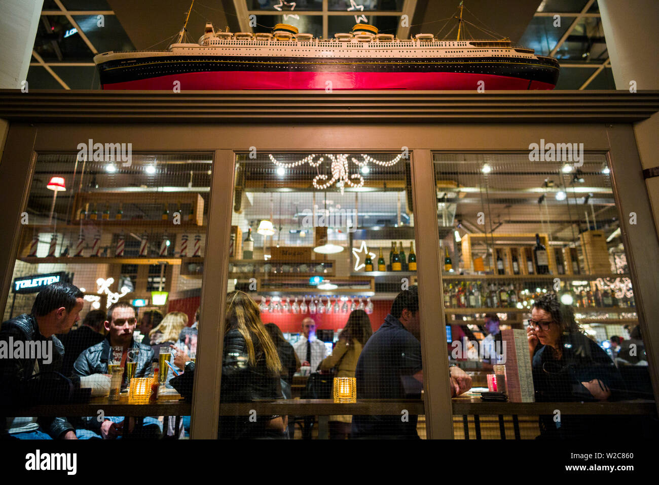 Netherlands, Rotterdam, Hotel New York, restaurant and bar in former HQ