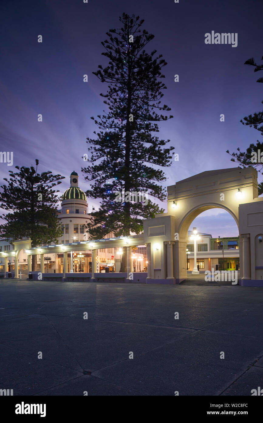New Zealand, North Island, Hawkes Bay, Napier, art-deco architecture, the T&G Building, 1936 and the Marine Parade, dusk Stock Photo