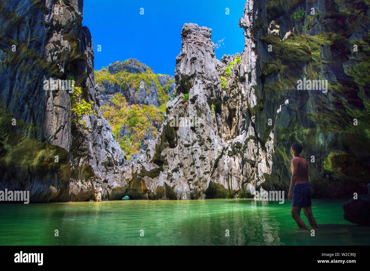 Philippines, Palawan, El Nido, Miniloc Island, Hidden Lagoon (MR) Stock Photo