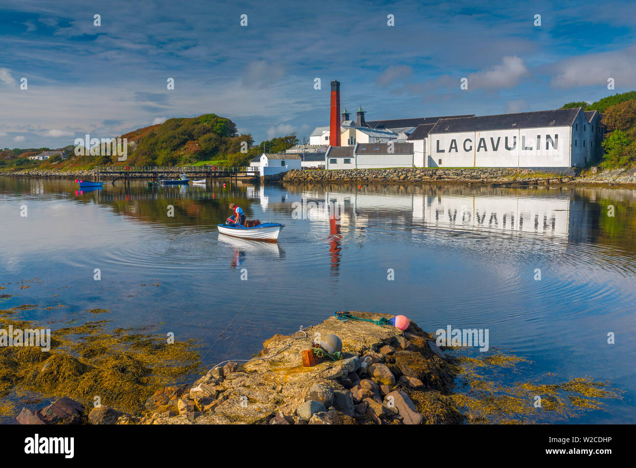 UK, Scotland, Argyll and Bute, Islay, Lagavulin Bay, Lagavulin Whisky Distillery Stock Photo