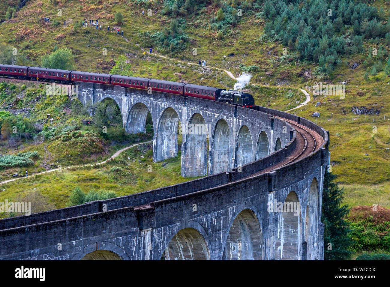 UK, Scotland, Highland, Loch Shiel, Glenfinnan, Glenfinnan Railway Viaduct, part of the West Highland Line, The Jacobite Steam Train, made famous in JK Rowling's Harry Potter as the Hogwarts Express Stock Photo