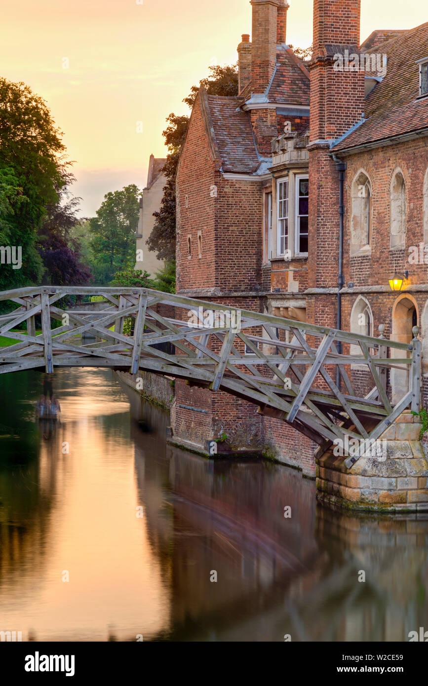 UK, England, Cambridge, Queen's College, The Mathematical Bridge over River Cam Stock Photo