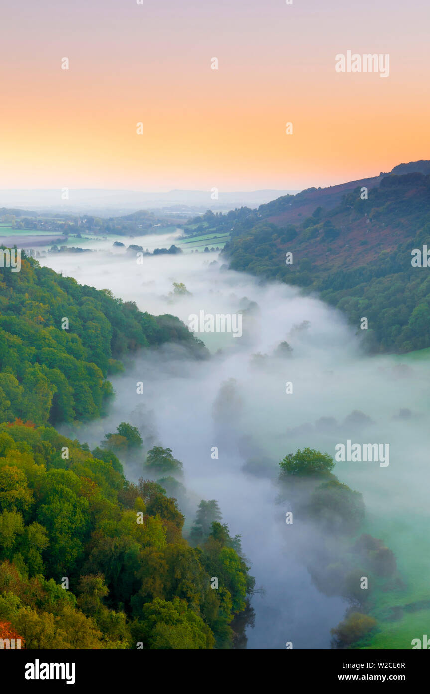 UK, England, Herefordshire, view north along River Wye from Symonds Yat Rock Stock Photo