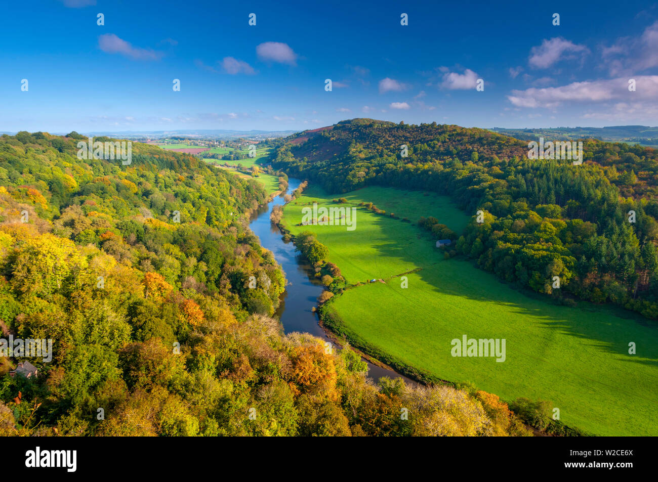 UK, England, Herefordshire, view north along River Wye from Symonds Yat Rock Stock Photo